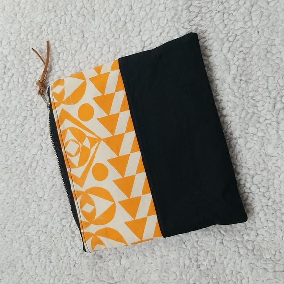 Tribal Pattern Clutch - Picture 4 of 5